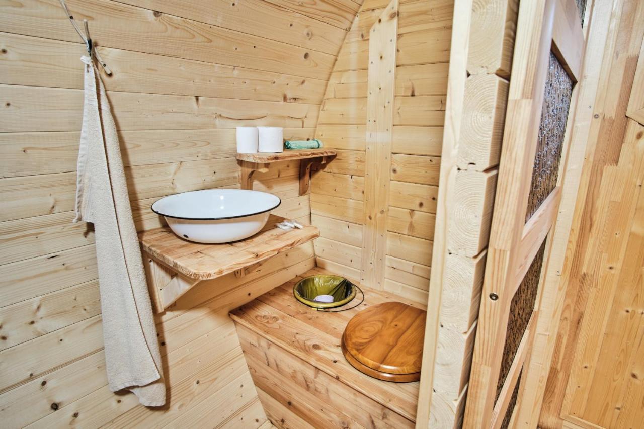 Jesenice  Viking Houses Strnadovsky Mlyn מראה חיצוני תמונה